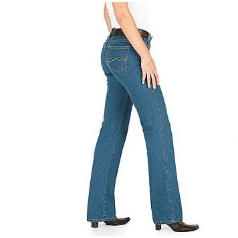 NEW Aura by Wrangler Light Wash Blue Jeans 4PS